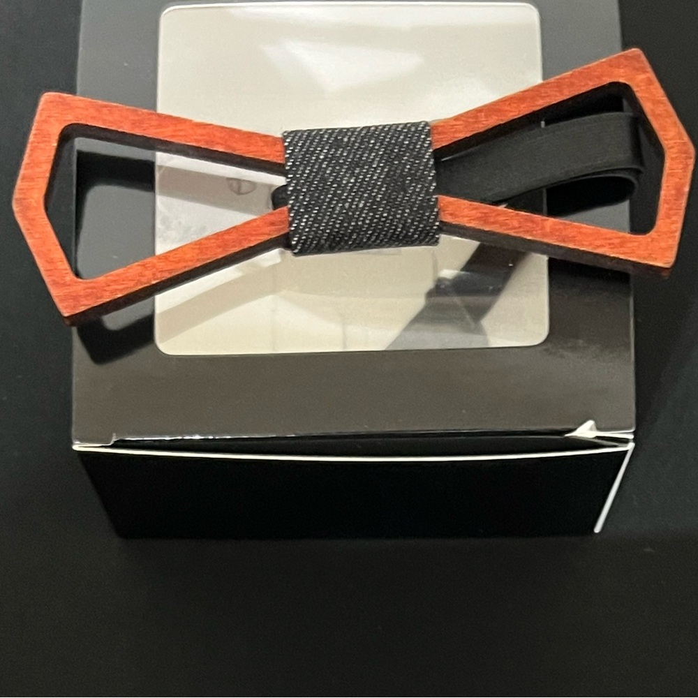 FESTIVAL SALE - Elegant Wooden Bow Tie with Black Accent